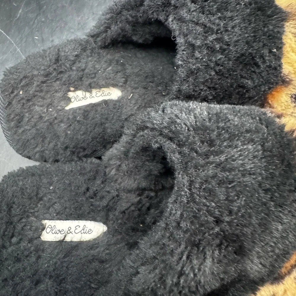 Olive & Edie Cheetah Print Furry Slippers Girls Size 13/1 Rubber Soles Faux Fur
